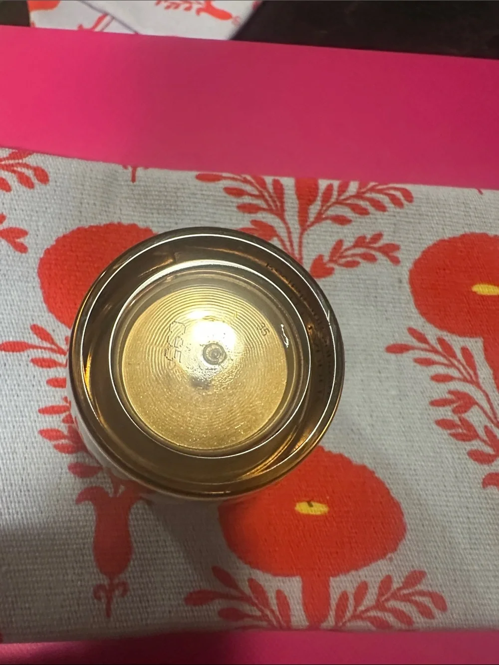 Estee Lauder moisturizer and serum set in gold, brown, pink - Picture 4 of 11